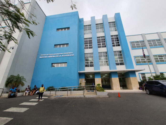 Primer bebé del 2026 en la Maternidad La Altagracia es hija de una adolescente de 16 años