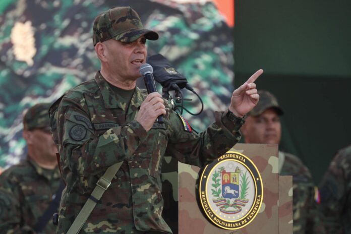 Padrino López denuncia asesinato de la seguridad de Maduro y respalda a Delcy Rodríguez