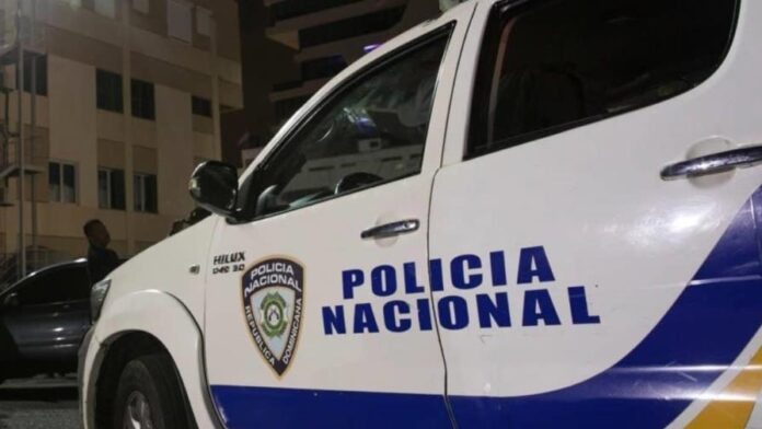 Policía Nacional apresa a dos hombres por tráfico de 12 indocumentados en Barahona