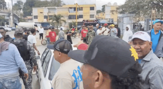 Caos en Santiago: Conflicto entre rutas SO y F por supuesta invasión de rutas