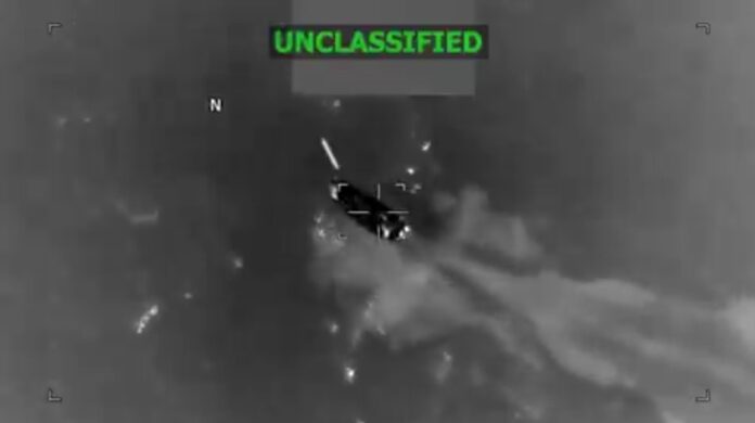 EE. UU. destruye embarcación vinculada al narcotráfico en el Caribe; tres tripulantes mueren