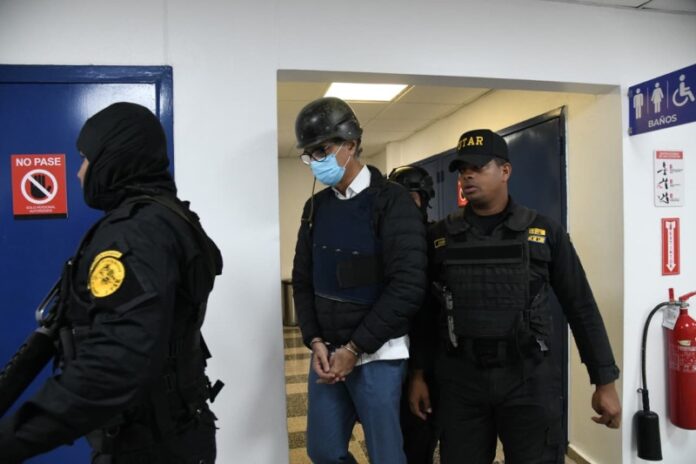 Tribunal ratifica 18 meses de prisión preventiva contra Santiago Hazim y otros seis implicados