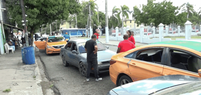 Choferes de la Independencia descontentos por condiciones laborales del nuevo corredor de autobuses