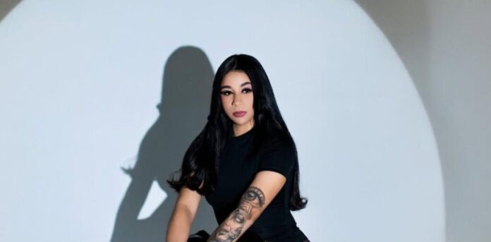 Dictan tres meses de prisión preventiva contra mujer acusada de agredir a su hijo menor de edad en Santiago