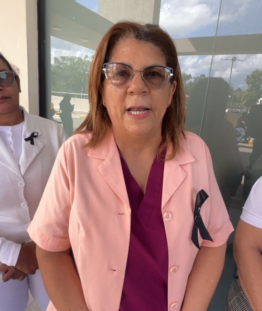 Enfermeras realizan “Cintazo Negro” en hospital de SFM: denuncian incumplimiento por parte del gobierno
