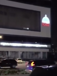 Denuncian inseguridad y falta de iluminación en puente peatonal frente al Inabie