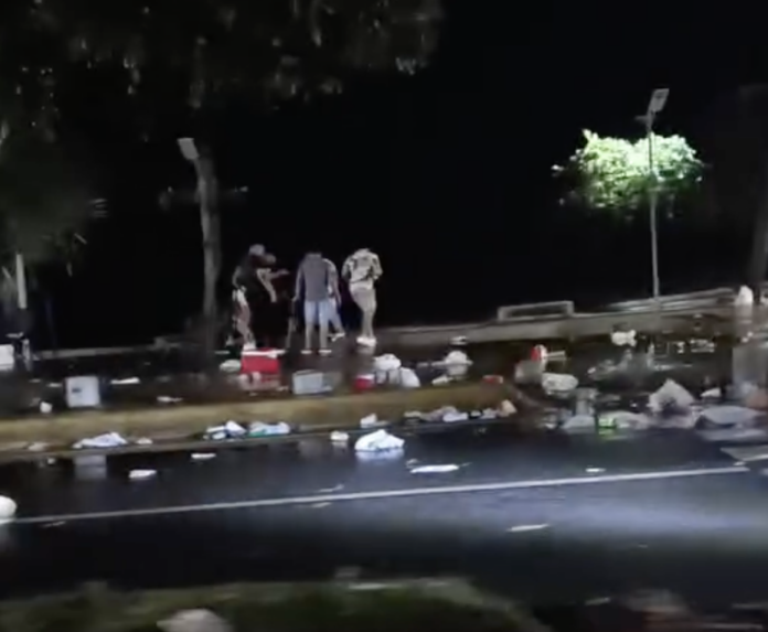 Denuncian gran cúmulo de basura en el Malecón tras transmisión del Clásico Mundial