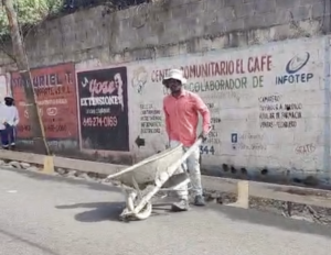 Autoridades responden a denuncia de Somos Pueblo en El Café de Herrera con bacheo y limpieza