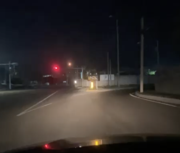 Peligrosa falta de iluminación en la Circunvalación hacia Nigua facilita ola de atracos