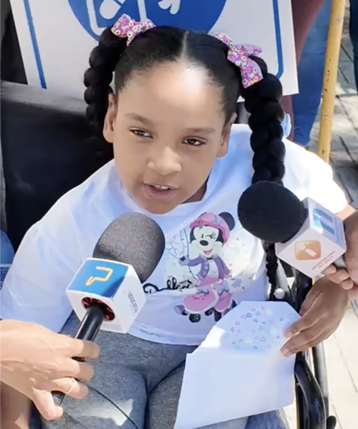 Niña de 9 años con Atrofia Muscular Espinal clama al presidente Abinader por su medicamento
