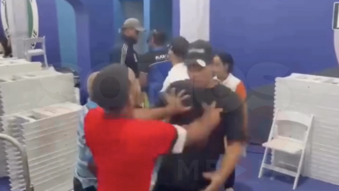 Denuncian agresión física en evento de entrega de títulos encabezado por el presidente Abinader