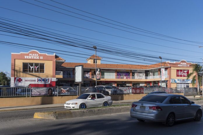 Anuncian cierre parcial de la intersección de las avenidas República de Colombia y Jacobo Majluta