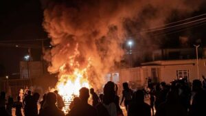 Protestas por falta de energía y alimentos en Cuba derivan en incidentes en sede oficial