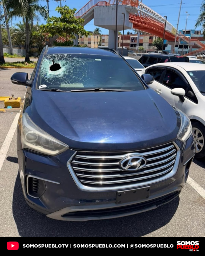 Denuncian ataques con piedras a vehículos en el puente de la 25 de Febrero con avenida Las Américas