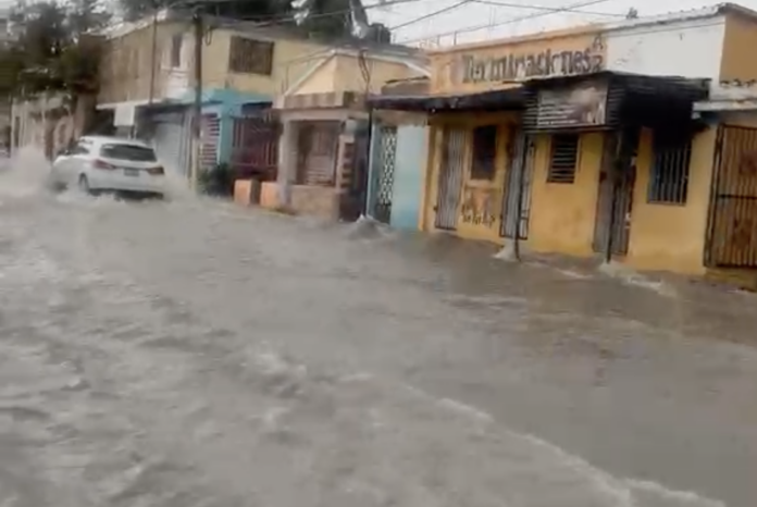 Denuncian inundaciones y deterioro pluvial en sectores de La Romana