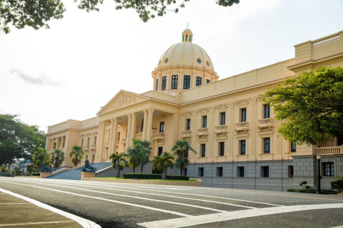 Gobierno ordena reactivar plan nacional para regularizar bancas de lotería y apuestas