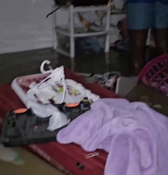 Familia pierde todo por inundaciones y clama por ayuda en Puerto Plata