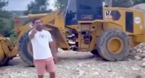 Denuncian destrucción del río Camú por maquinaria pesada en Montellano