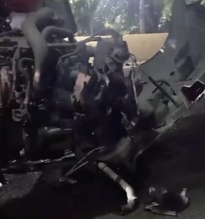 Accidente de tránsito en la autopista Las Américas próximo al puente seco de la 25 de Febrero