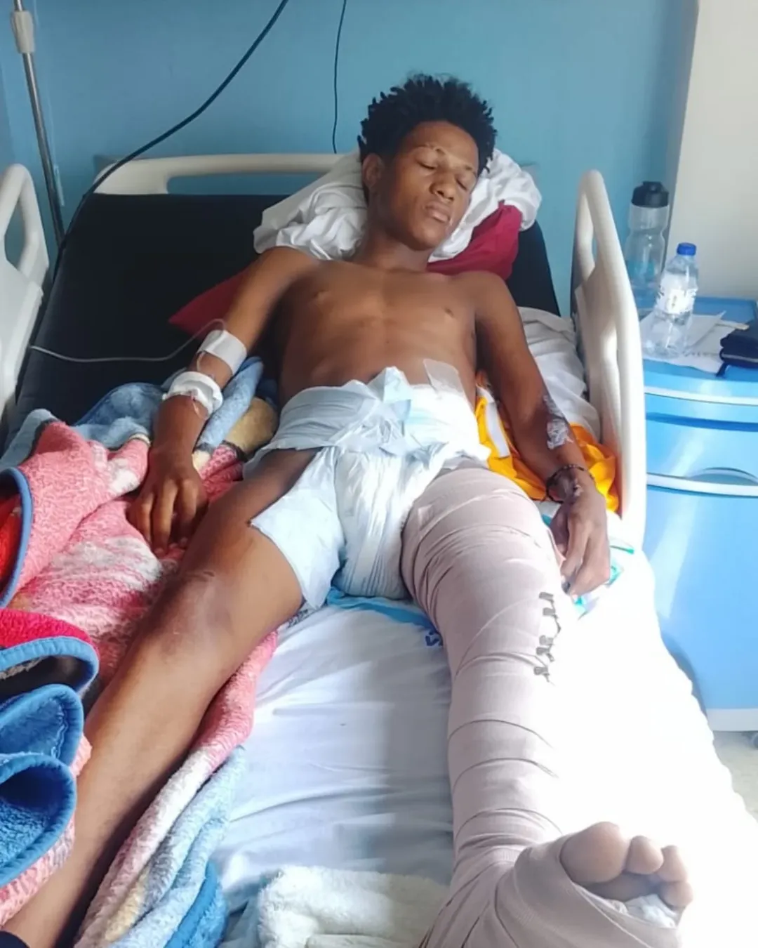 Familia solicita ayuda para cirugía de adolescente herido tras incidente en Manoguayabo