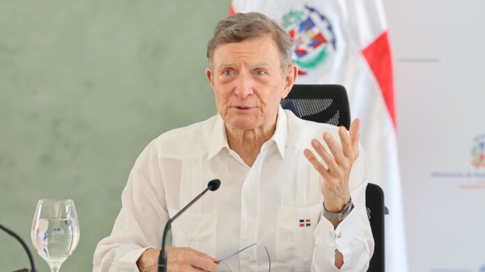 Canciller Roberto Álvarez aclara que EE. UU. financiará retorno de extranjeros en tránsito y descarta refugio en el país