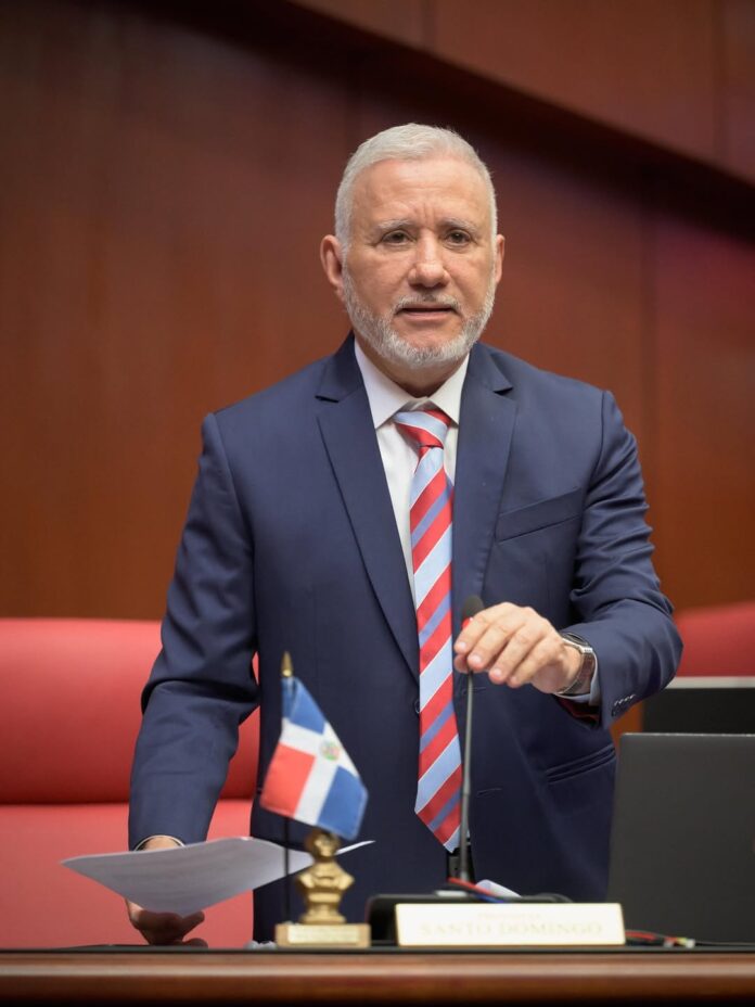 Senador Antonio Taveras renuncia al PRM y se declara legislador independiente