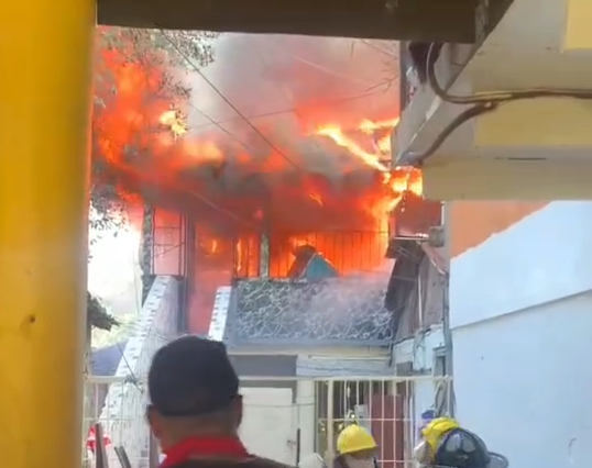 Incendio afecta al menos 12 viviendas en comunidad de Salsipuedes en Moca