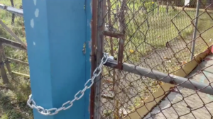 Comunidad escolar suspende docencia en El Higüero tras denuncias de presuntas agresiones a alumnos