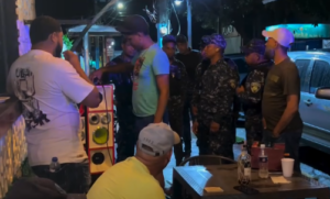 Emprendedores denuncian decomiso injustificado de equipos por parte de las autoridades en horario nocturno