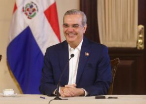 El presidente Luis Abinader promulga la Ley 16-26 para saldar deudas estatales por obras de infraestructura