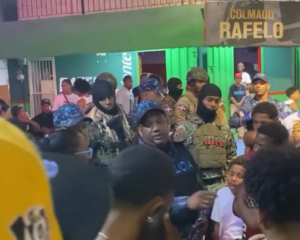Agentes policiales intervienen torneo de baloncesto en Pueblo Nuevo de Santiago